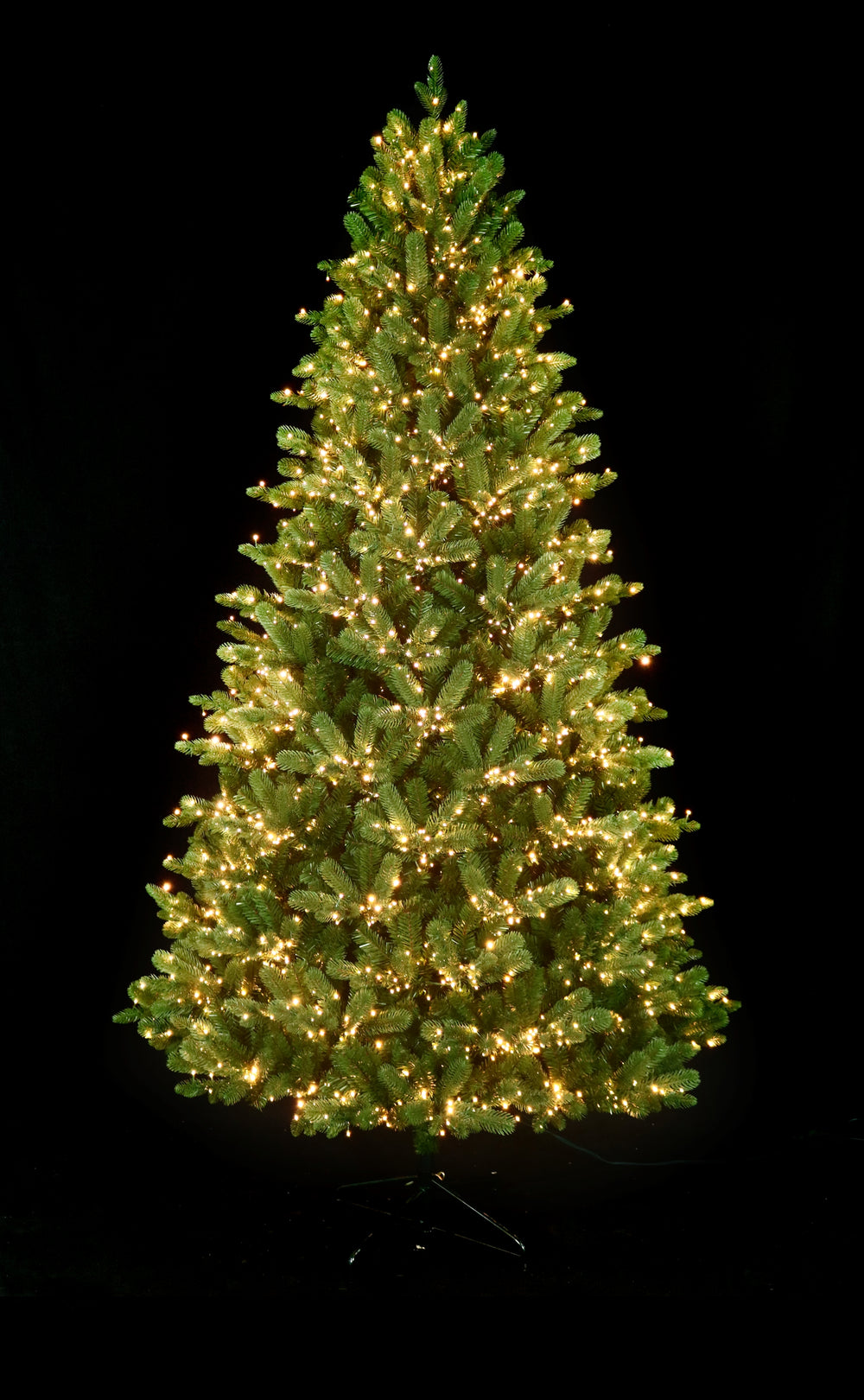 9' Grand Pre-Lit LED Artificial Christmas Tree, showing clear lights.